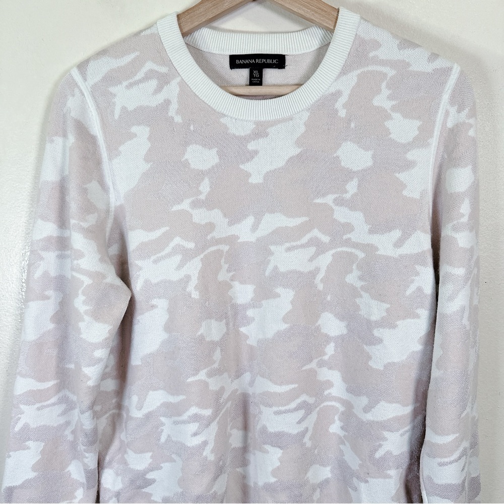 Banana Republic Camo-Print Jacquard Crew Neck Wool Sweater - Picture 6 of 16